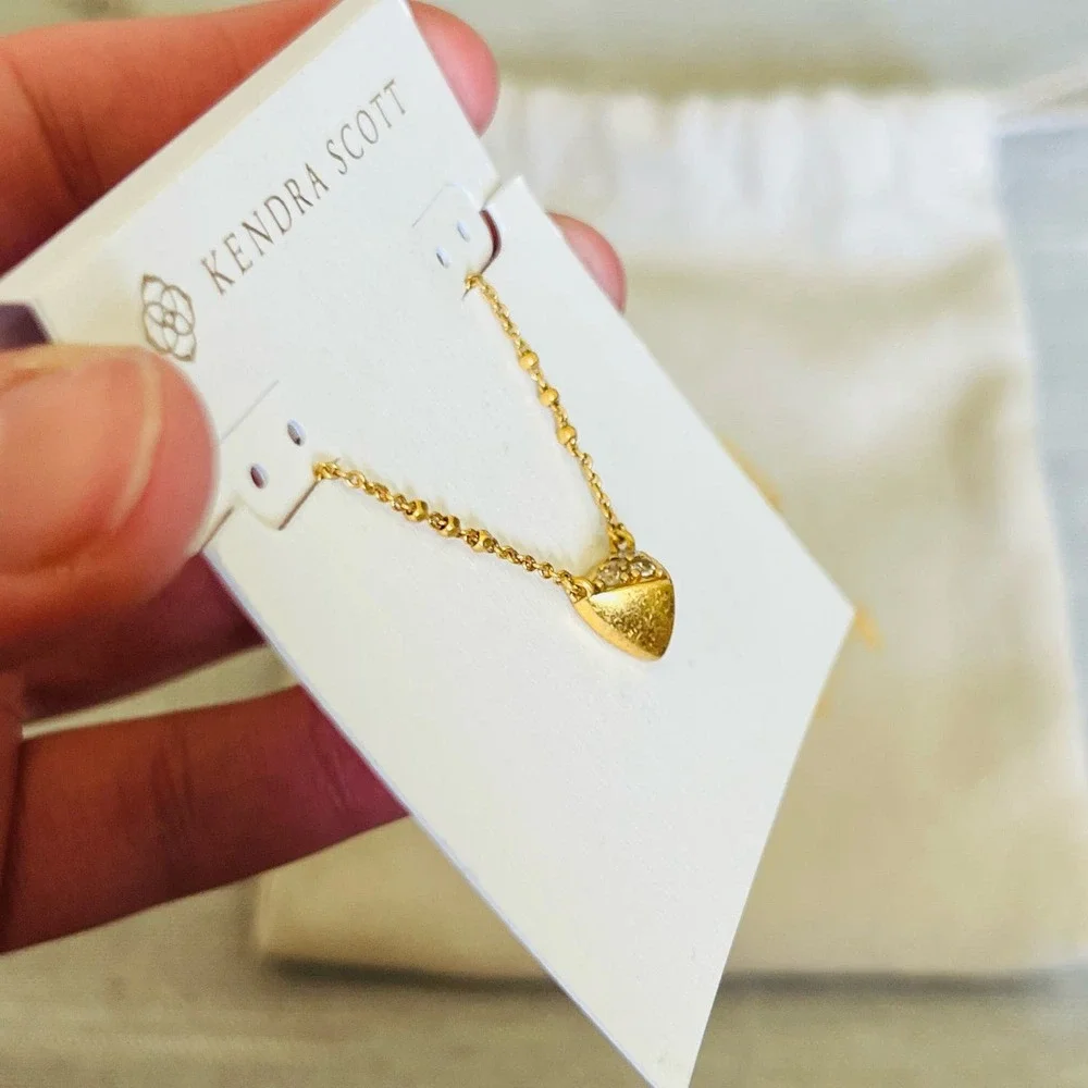 New Kenda Scott Perry Pendant Necklace in Vintage Gold - Picture 5 of 10